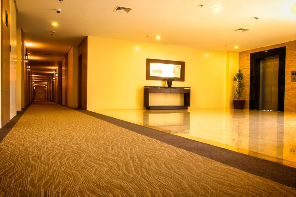 Royce Hotel & Casino Clark Field Стая снимка