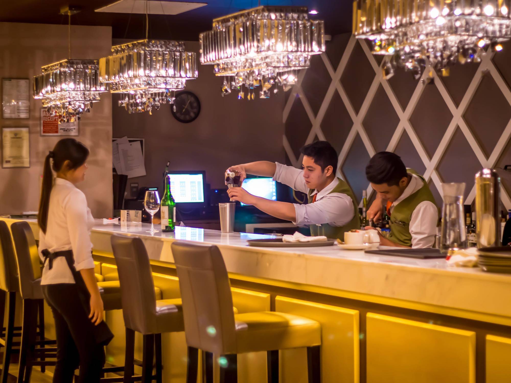 Royce Hotel & Casino Clark Field Екстериор снимка